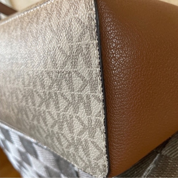 Michael Kors Charlotte Large Logo and Leather Top Zip Tote Bag - Picture 7 of 10